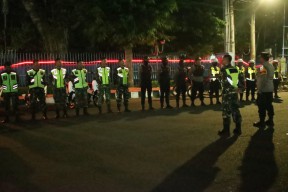 Terjunkan Tim Gabungan, TNI-Polri Kolaborasi Gelar Patroli Amankan Perayaan Natal di Bangkalan