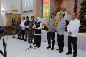 Kapolda Jatim Bersama Forkopimda Kunjungi Sejumlah Gereja Cek Kesiapan Natal Nasional