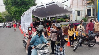 Kepolisian, TNI dan Pecalang Bersinergi Amankan Perayaan Natal 