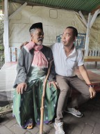 Pengarang Satrio Piningit, Minta Agus Flores Setia Ke Polri dan Abadi Jadi Pengacara 