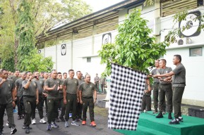 Pengujung Tahun 2023 Pangdam IX/Udayana Gelar Olah Raga Bersama