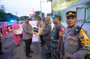 Beri Motivasi Petugas Operasi Lilin Semeru, Kapolres Pelabuhan Tanjung Perak Beserta Bhayangkari Kunjungi Pospam