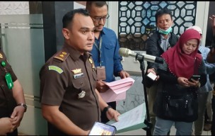 Diduga Ajukan Pinjaman Gunakan Dokumen Fiktif, Tiga Anggota Primkop UPN Veteran di Limpahkan Kejaksaan Perak