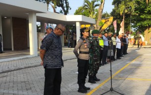 Kapolsek Densel Pimpin Apel Gelar Pasukan Pengamanan Malam Tahun Baru 2024