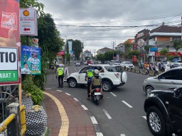 Ops Lilin Agung: Pengaturan Lalin di Kuta Untuk Keselamatan Pengguna Jalan