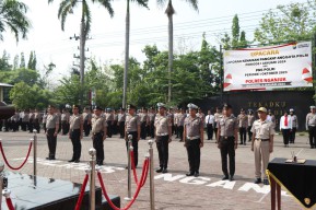 Kapolres Nganjuk Pimpin Upacara Korp Raport Kenaikan Pangkat 93 Anggotanya