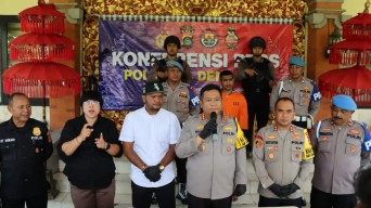 Vidio Viral Supir Taxi Peras Dua WNA, Ini Penjelasannya