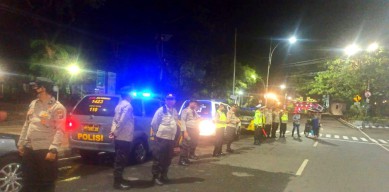 Polrestabes Surabaya Bersama Tiga Polsek Jajarannya Lakukan Giat Patroli Malam Hingga Subuh