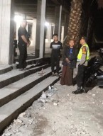 BLP Polsek Kuta Selatan Sambangi Bedeng Pekerja Proyek