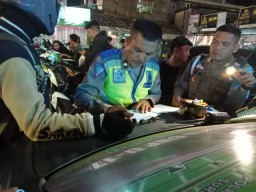 Kapolsek Sawahan Lakukan Giat Operasi Cipta Kondisi Antisipasi Tindak Kejahatan