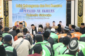 Polisi dan Ojol Lakukan Giat Doa Bersama Untuk Pemilu Damai 2024