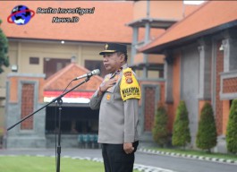Wakapolda Bali Pimpin Apel Pagi Tekankan Kedisiplinan Personil