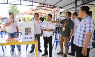 Pastikan Berjalan Sesuai SOP, Polres Madiun Gelar Simulasi Pengamanan TPS Pemilu 2024