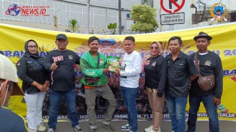AMI Bersama Jurnalis Surabaya Berbagi Ratusan Paket Sembako Dalam Rangka Memperingati HPN 2024