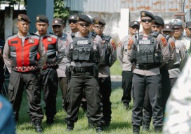 KPU Jombang Mulai Distribusikan Logistik Pemilu, Polisi Lakukan Pengawalan
