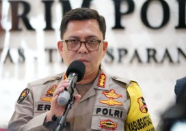 Polri Bekerja Sama Imigrasi Tangkap DPO Interpol WN Jepang di Batam