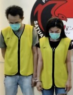 Satresnarkoba Polrestabes Surabaya Berhasil Amankan Pasutri Pengedar Obat Keras Jenis Pil Koplo