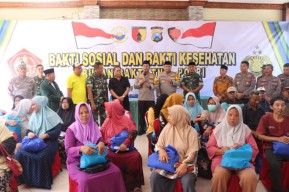 Polresta Sidoarjo Gelar Bakti Sosial dan Kesehatan di Desa Kedungcangkring Jabon Sidoarjo