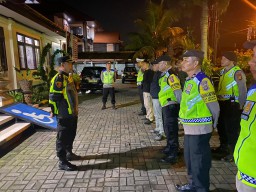 Antisipasi Gangguan Kamtibmas, Kapolsek Mengwi Pimpin Patroli Biru Jalur Utara