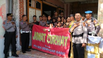Jumat Curhat Bersama Yayasan KPA, Polsek Denbar Rangkul Masyarakat 