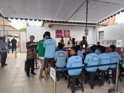 Dibalik Jeruji, Berkobar Api Demokrasi : Fasilitasi Warga Binaan Rutan Gresik