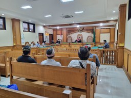 Sidang Putusan Permohonan Praperadilan Atas Perkara Dugaan Penyimpangan Pengelolaan Dana LPD Kedewatan
