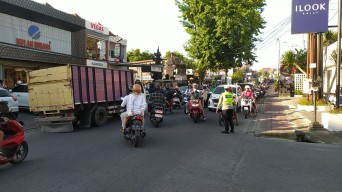 Cegah Laka Lantas, Polres Badung Tebarkan Personil Disetiap Penggal Jalan