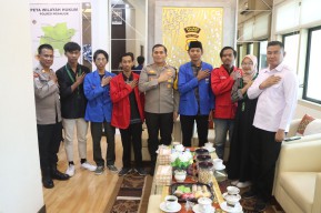Bersama Organisasi Mahasiswa Kapolres Nganjuk Laksanakan Program Nusantara Cooling System