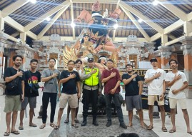 Jaga Sitkamtibmas Pasca Coblosan, BLP Polsek Kuta Selatan Pantau Pembuatan Ogoh Ogoh