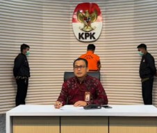 Resmi Pakai Rompi Oranye, Kepala BPPD Sidoarjo Kini Jadi Tahanan KPK