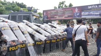 Polresta Sidoarjo Gelar Simulasi Pengendalian Massa