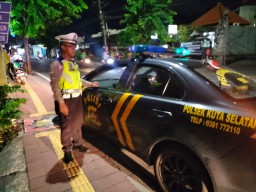 Blue Light Patrol Polsek Kuta Selatan Pastikan Keamanan Kamtibmas dan Kotak Suara Pemilu 2024
