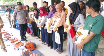 Polri Peduli, Polres Tulungagung Berikan Bantuan Untuk Warga Desa Tanggung Yang Terdampak Bencana Alam