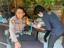 Pastikan Anggota Sehat, Subsatgas Dokkes Periksa Kesehatan Petugas Jaga PPK