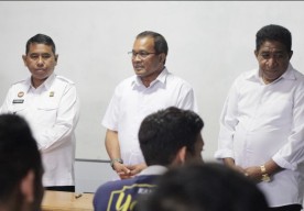 Siswa Pendidikan Kejar Paket C Lapas Narkotika Bangli Dapat Sumbangan Meja dan Kursi 