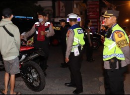 Pastikan Keamanan Wilayah, Personil Gabungan Polda Bali dan Polresta Denpasar Patroli Skala Besar