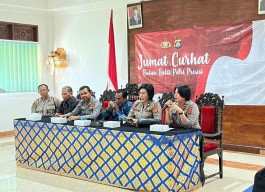 Rutinitas Jumat Curhat Polda Bali Bersama Mahasiswa Universitas Hindu Indonesia