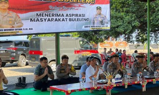 Gelar Jumat Curhat, Polres Buleleng Terima Aspirasi Masyarakat Kerobokan