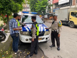 Dalam Waktu 3 Hari, Unit Lantas Polsek Simokerto Berhasil Tindak 23 Orang Pelanggar Lalu Lintas
