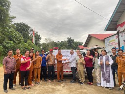 CSR Mobil Ambulance Dari PT Mayawana Persada Untuk Desa Kualan Hilir Kabupaten Ketapang