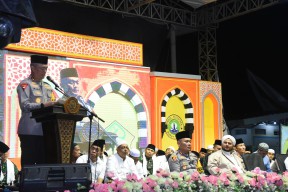 Hadiri Haul Ponpes Nurut Taqwa di Bondowoso, Kapolda Jatim Ajak Ulama Tetap Jaga NKRI