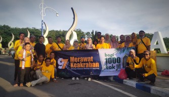 Merawat keakraban Ala Estoh 97, Bagikan 1000 Takjil di Alun-Alun Sampang