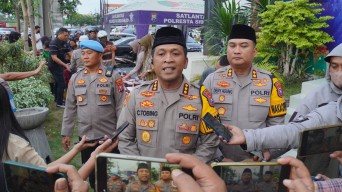 Berkah Ramadhan, Polresta Sidoarjo Berbagi Takjil Untuk Masyarakat