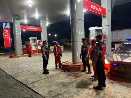 Patroli Polres Probolinggo Himbau SPBU Tidak Curangi Masyarakat