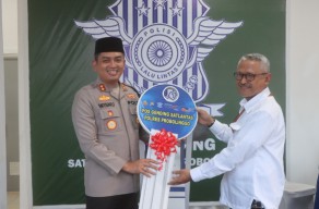 Maksimalkan Pelayanan Masyarakat Pada Mudik Lebaran Kapolres Probolinggo Resmikan Pospol Gending