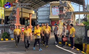 Kapolres AKBP Teguh Priyo Wasono Ajak Personil Jaga Kebugaran