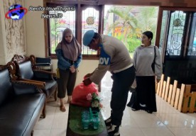 Pastikan Tahanan Aman, Polsek Mengwi Cek Barang Bawaan Pembesuk