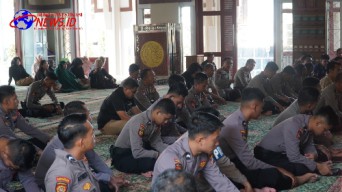 Tingkatkan Iman dan Taqwa Menuju SDM Unggul, Polrestabes Surabaya Gelar Binrohtal