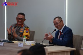 Beri Kuliah Umum Pasca Sarjana di UNAIR, Kapolda Jatim Paparkan Smart Policing Dalam Mewujudkan Keamanan