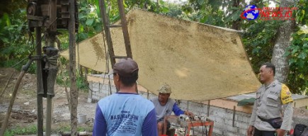 Antisipasi Krisis Air di Musim Kemarau Polres Ponorogo Bantu Warga Bangun Sumur Dalam